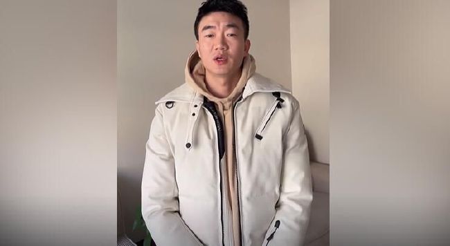 而此前有传闻，金宇彬和曾与导演两度合作的全智贤也将出演该片，但目前尚没有确定的消息